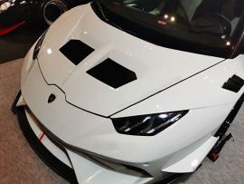 Lamborghini Huracan carbon fiber front hood