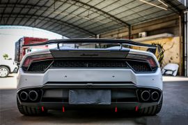 Lamborghini Huracan carbon rear wing