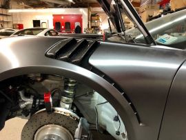 Porsche 991.2 GT2RS protruding Carbon Fiber fener louvers